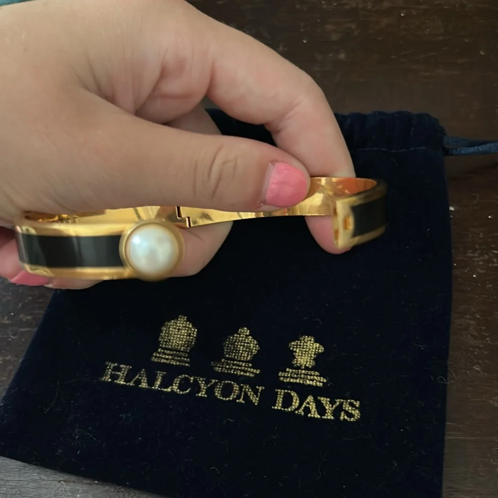 Halcyon Days Modern Black and Gold Bangle Bracelet - Picture 3 of 6